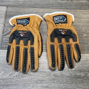 Endura Brown and Black Protective Gloves size large